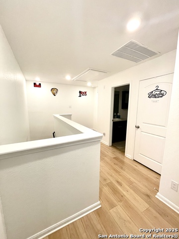 Image 27 of 38 For 10829 Emerick St