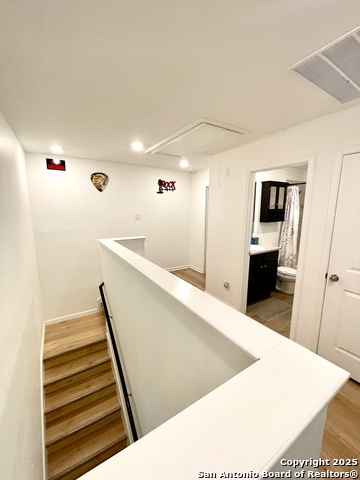 Image 28 of 38 For 10829 Emerick St