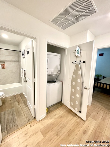 Image 29 of 38 For 10829 Emerick St