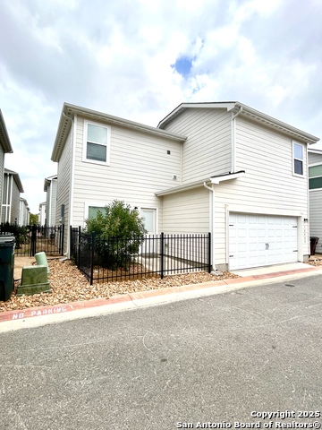 Image 33 of 38 For 10829 Emerick St