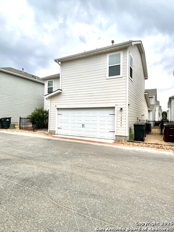 Image 34 of 38 For 10829 Emerick St