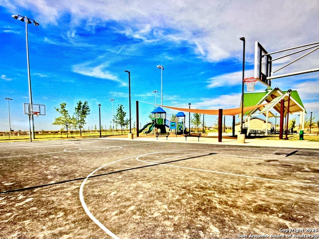 Image 36 of 38 For 10829 Emerick St