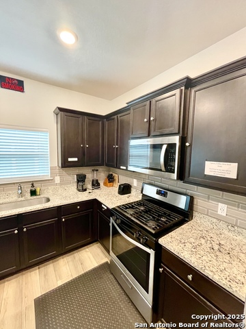 Image 5 of 38 For 10829 Emerick St