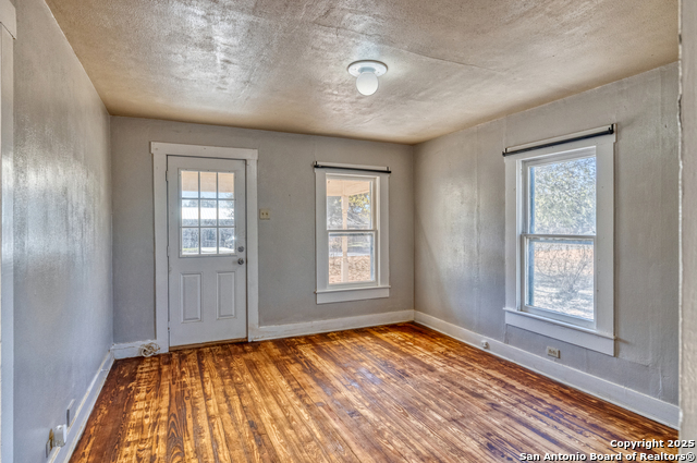 Image 16 of 26 For 719 Trinity E