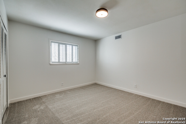 Listing photo id 18 for 10019 Astronaut Dr