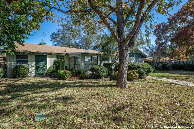 Listing photo id 23 for 10019 Astronaut Dr