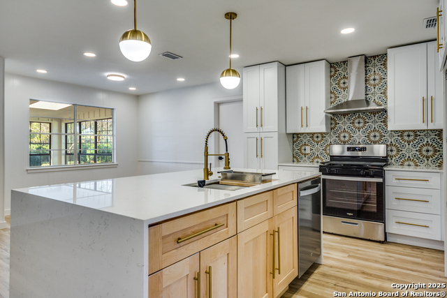 Listing photo id 6 for 10019 Astronaut Dr