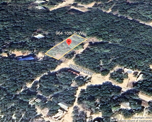 Listing photo id 3 for 964 10th  