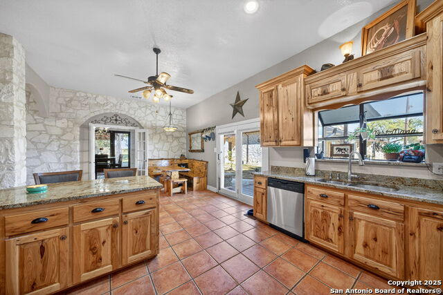 Image 14 of 50 For 615 Fairview