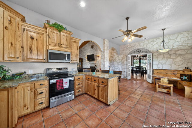 Image 15 of 50 For 615 Fairview