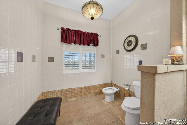 Image 28 of 50 For 615 Fairview