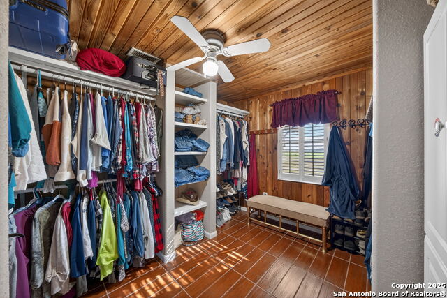 Image 29 of 50 For 615 Fairview