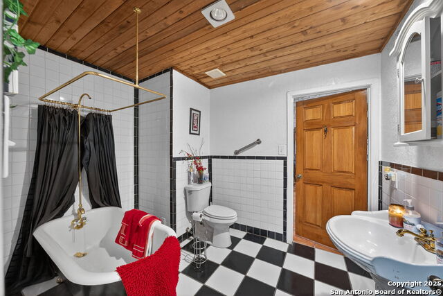 Image 35 of 50 For 615 Fairview