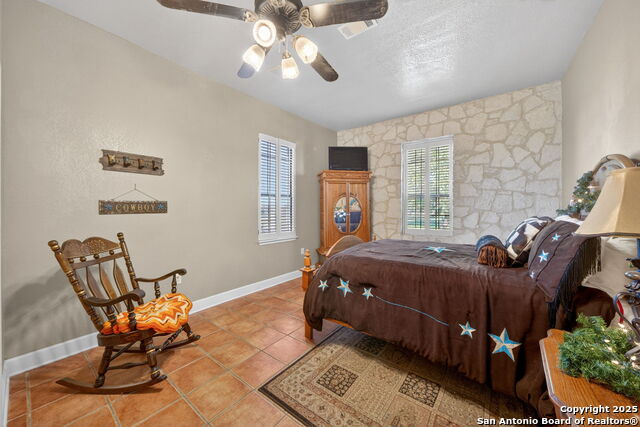 Image 36 of 50 For 615 Fairview