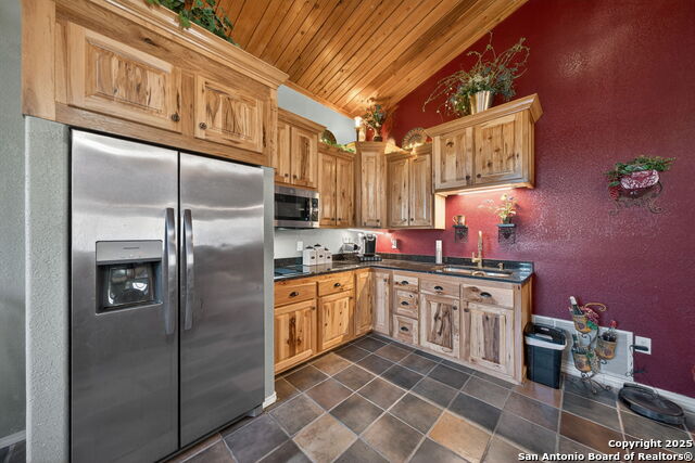 Image 39 of 50 For 615 Fairview