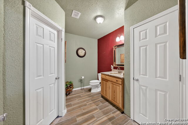 Image 41 of 50 For 615 Fairview