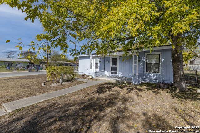 Image 2 of 24 For 875 Plainview