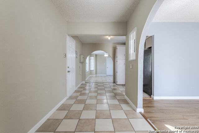 Image 8 of 24 For 875 Plainview