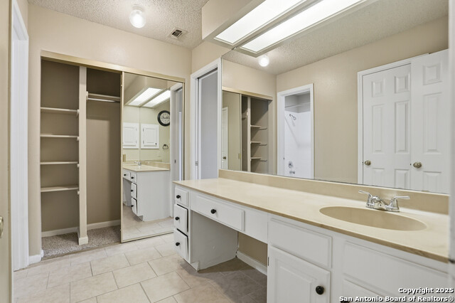 Image 13 of 25 For 4839 Brandeis  121