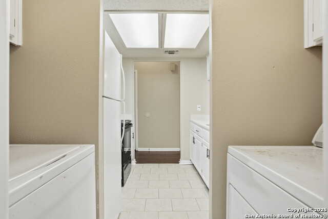 Image 21 of 25 For 4839 Brandeis  121