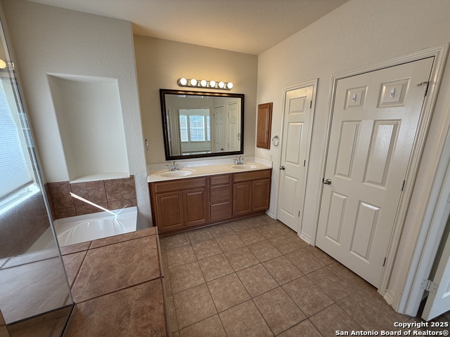 Image 15 of 39 For 10226 Homburg Ranch N