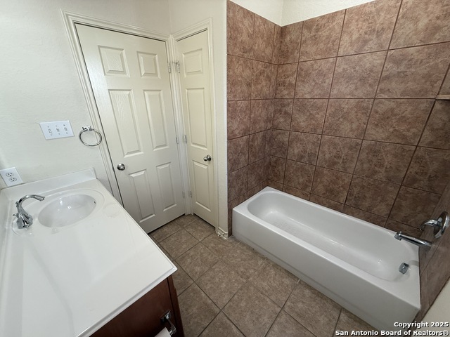 Image 30 of 39 For 10226 Homburg Ranch N