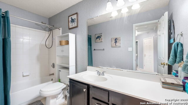 Listing photo id 14 for 17342 Irongate Rail