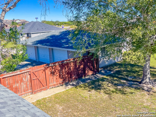 Image 34 of 51 For 1800 Jones