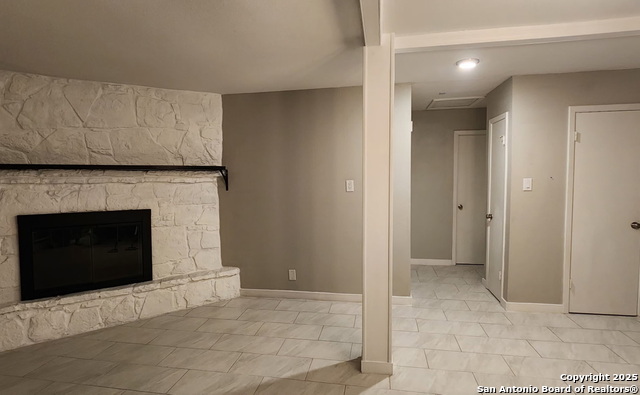 Image 17 of 23 For 3401 Cliffside