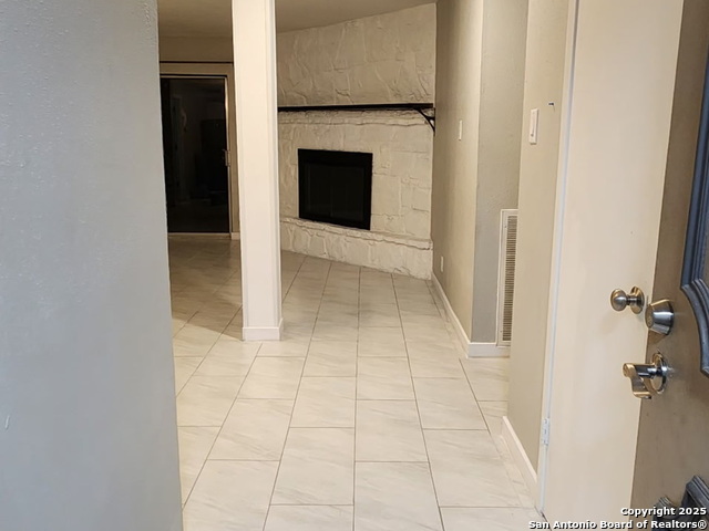 Image 19 of 23 For 3401 Cliffside