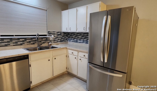 Image 5 of 23 For 3401 Cliffside