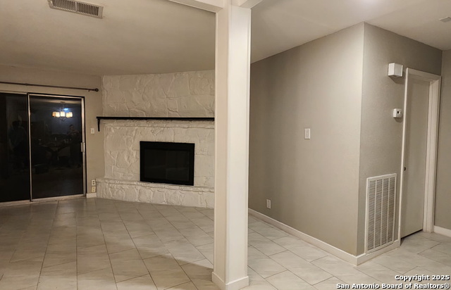 Image 9 of 23 For 3401 Cliffside