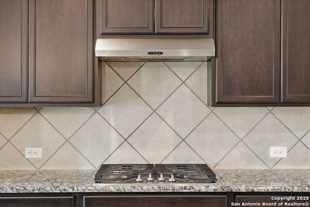 Image 9 of 21 For 8514 Kallison Arbor