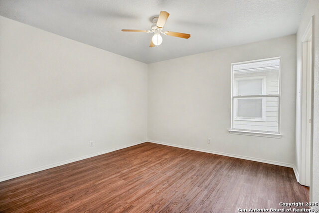 Image 13 of 27 For 14707 Boltmore