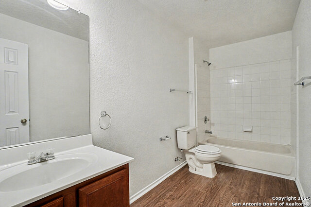 Image 15 of 27 For 14707 Boltmore