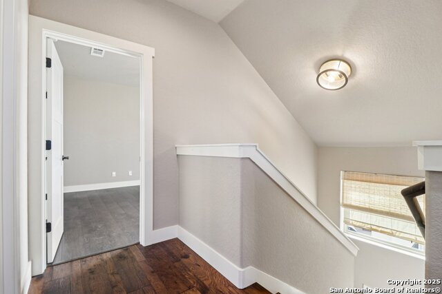 Image 19 of 40 For 1704 Gruene Vineyard