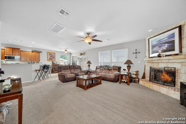 Listing photo id 8 for 757 Clearbrook Ave