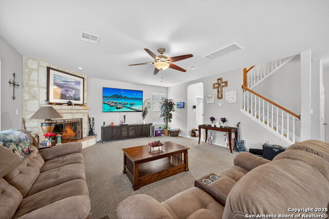 Listing photo id 10 for 757 Clearbrook Ave