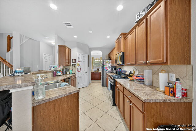 Listing photo id 12 for 757 Clearbrook Ave