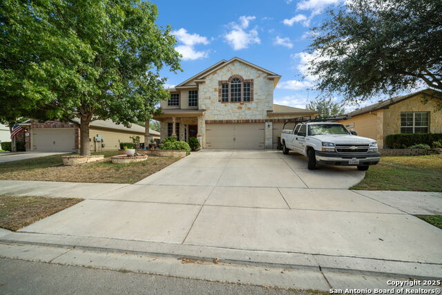 Listing photo id 2 for 757 Clearbrook Ave