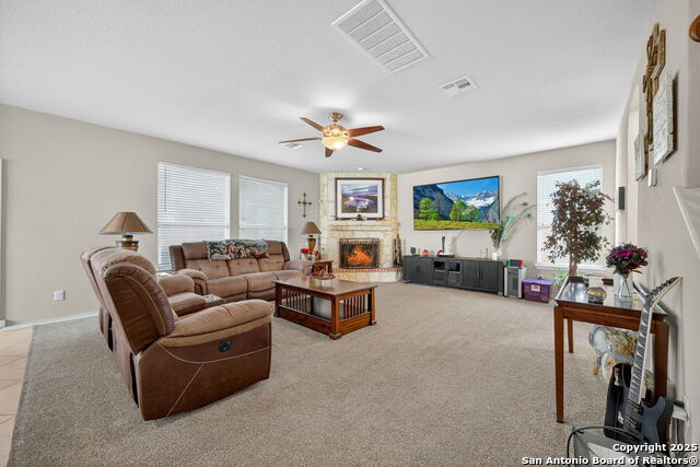 Listing photo id 7 for 757 Clearbrook Ave