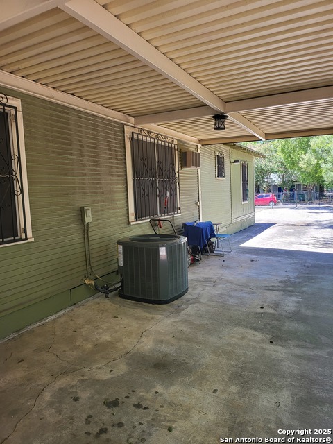 Image 12 of 42 For 3023 Travis W