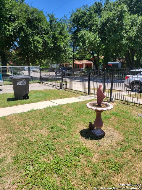 Image 15 of 42 For 3023 Travis W