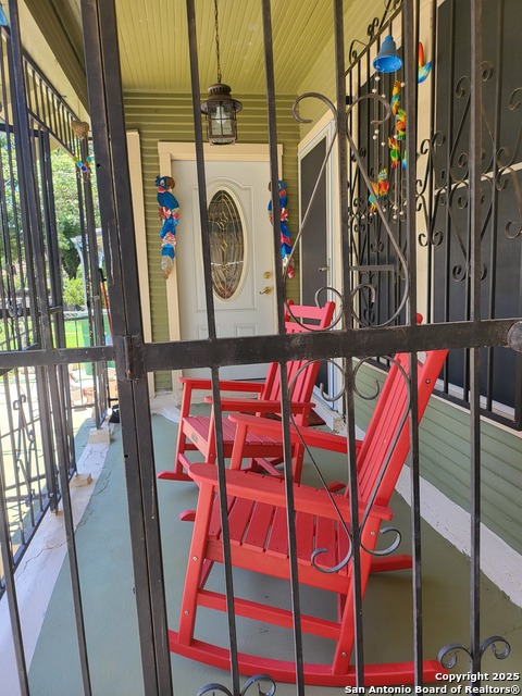 Image 16 of 42 For 3023 Travis W