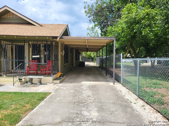 Image 2 of 42 For 3023 Travis W