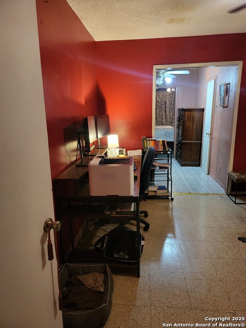 Image 35 of 42 For 3023 Travis W