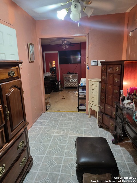 Image 40 of 42 For 3023 Travis W