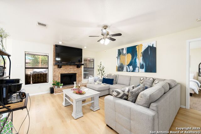 Image 3 of 162 For 8410 Oak Fence