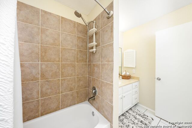 Image 31 of 162 For 8410 Oak Fence