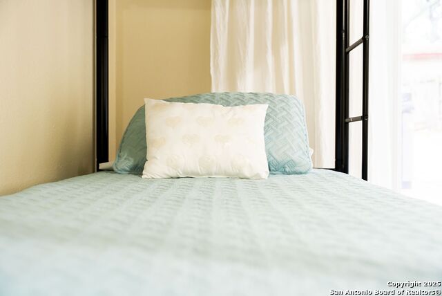 Image 36 of 162 For 8410 Oak Fence